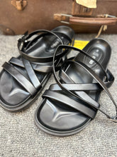 Load image into Gallery viewer, SUMMER SANDALS - SZ 8
